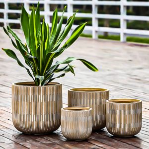Aurina-Garden Flowers Pot