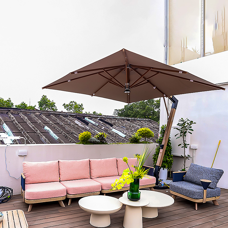 Backyard furniture arrangement highlighting comfort and garden décor.