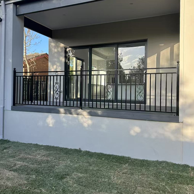 Oak- Customized Garden Iron Fence