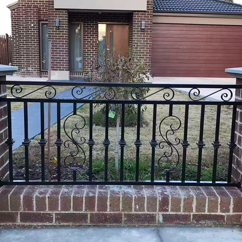 Oak- Customized Garden Iron Fence
