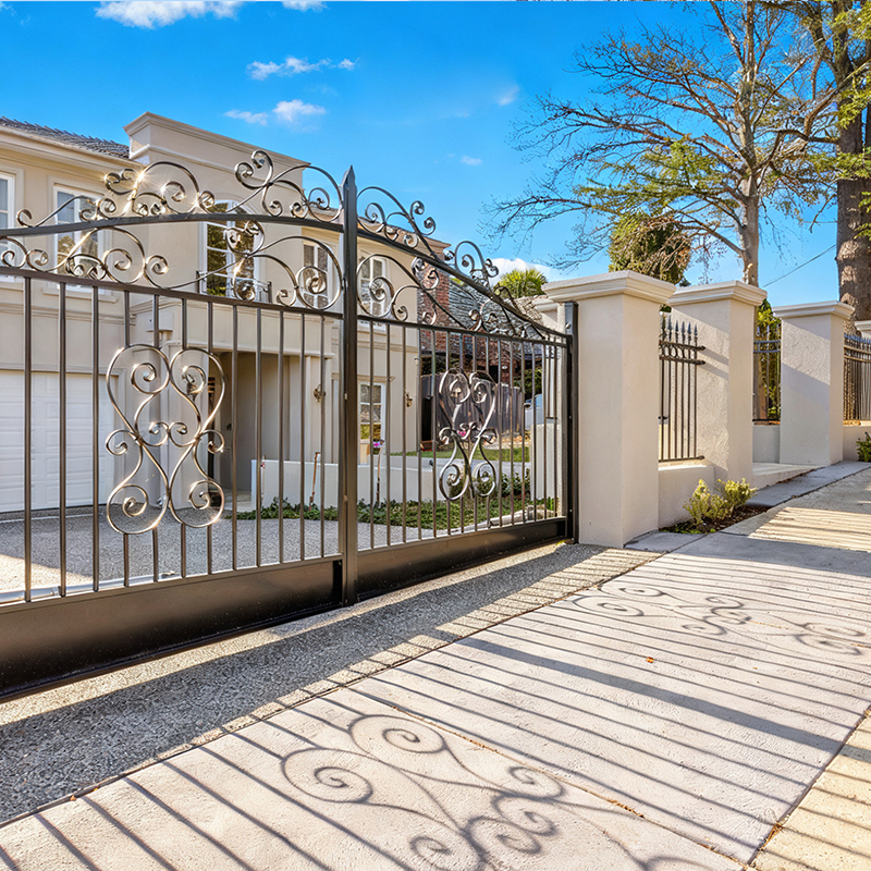 Amour -Curved Arch Top Double Swing Gate