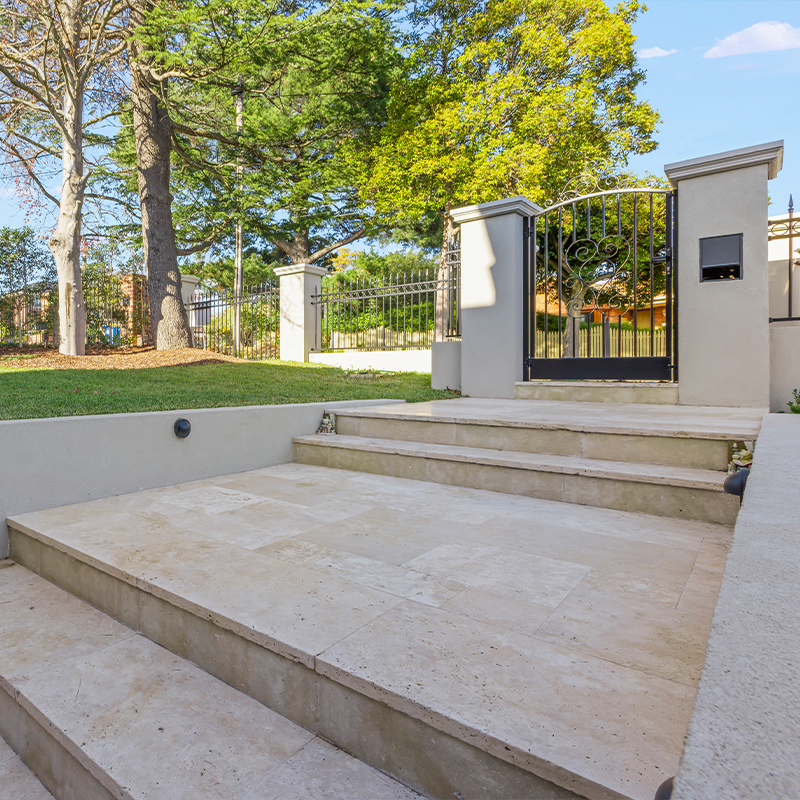 Amour -Curved Arch Top Double Swing Gate