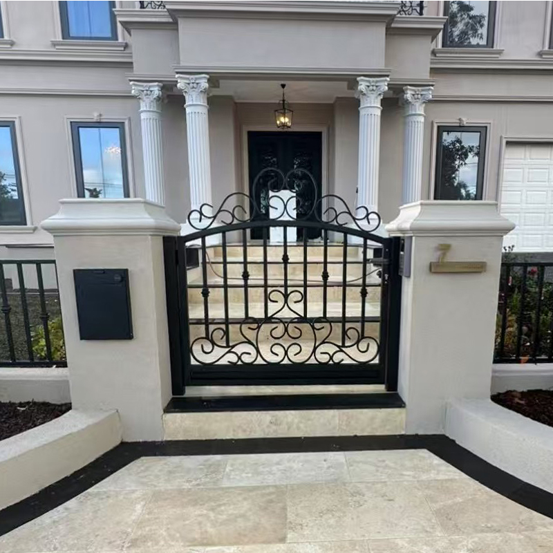 Bamboo-Curved Arch Top Side Gate